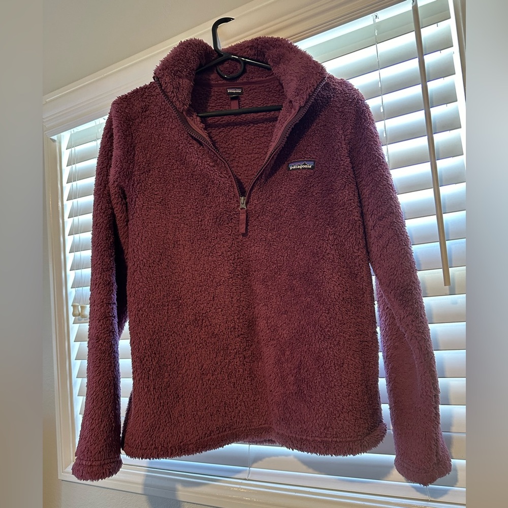 Patagonia quarter zip - purple - size M